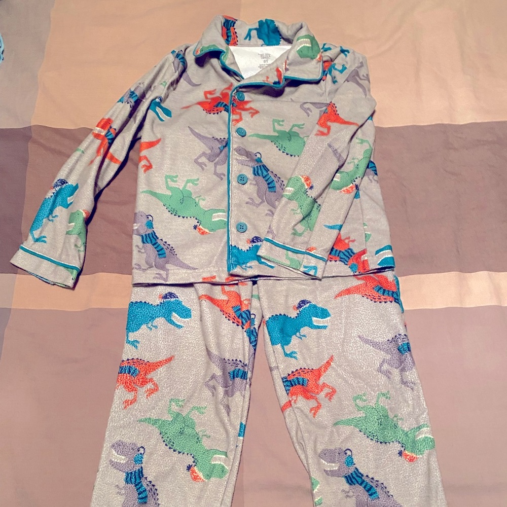 Dinosaur Pajamas. Sz 5T